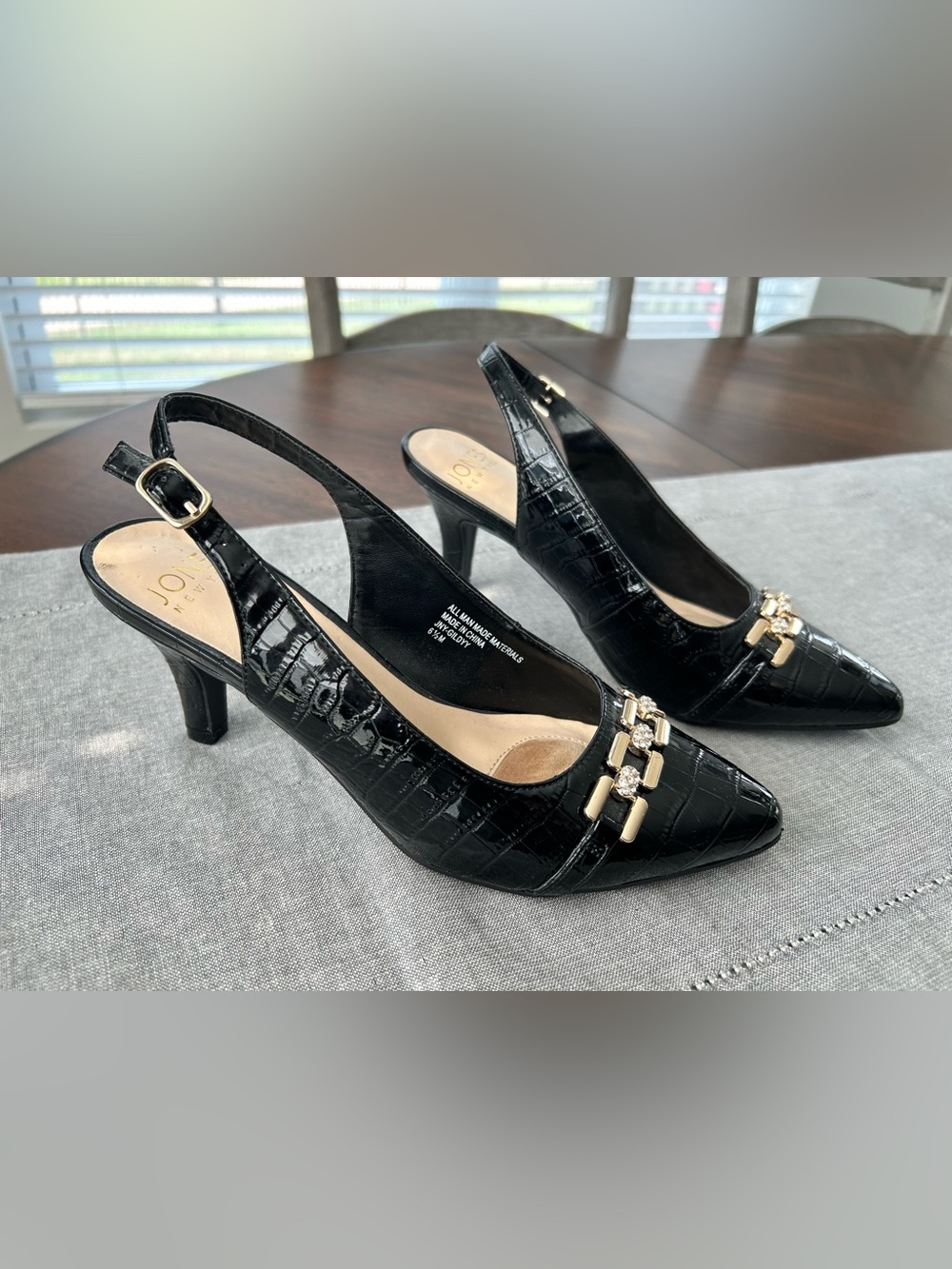 Jones New York Black Croc-Texture Slingback Heels with Gold Accent. NEW No Box.